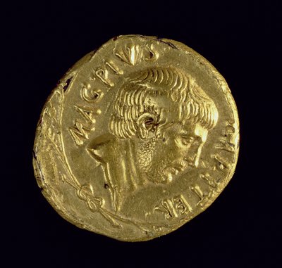 Aureus (avers) avec la tête nue de Sextus Pompée (78-35 av. J.-C.) Inscription: MAG PIVS IMP ITER (or) - Roman